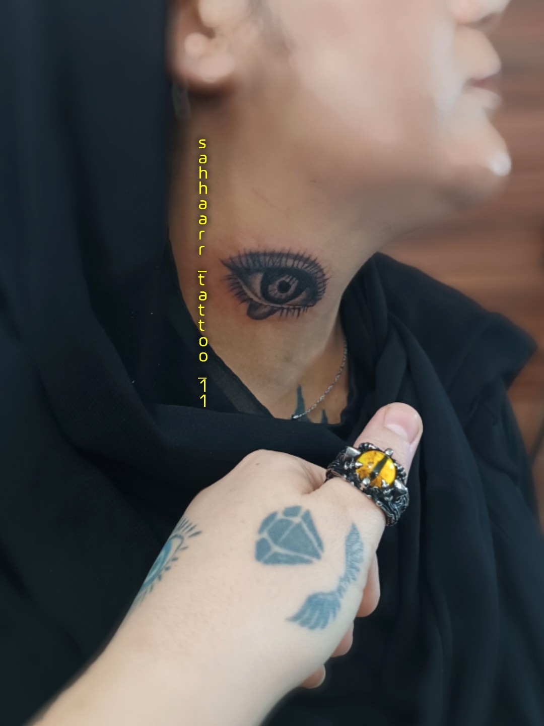 تتو چشم سه بعدی